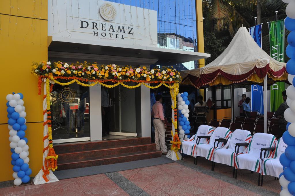 Dreamz Hotel Thiruvananthapuram Ngoại thất bức ảnh